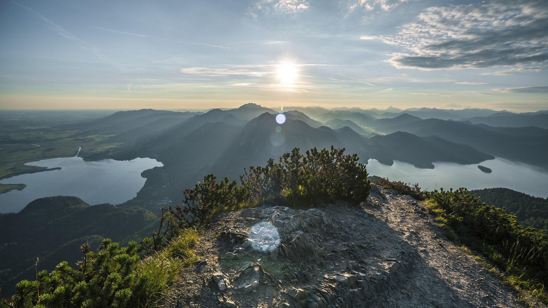 Blick vom Herzogstand auf Kochelsee und Walchensee, © Tourits Information Walchensee|Thomas Kujat