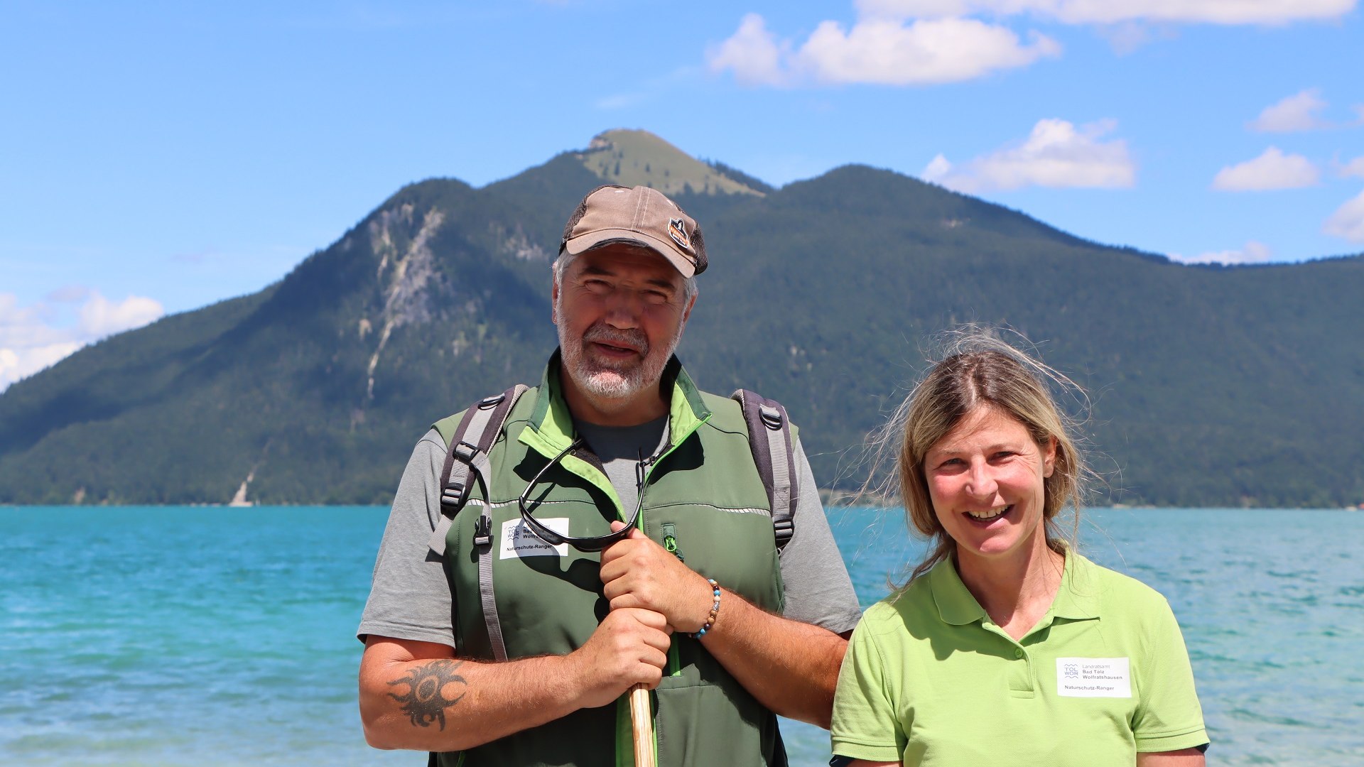 Die Ranger und alpinen Gebietsbetreuer der Unteren Naturschutzbehörde am Landratsamt Bad Tölz-Wolfratshausen bieten an ausgeählten Terminen Touren in die Natur für Interessierte an, klären auf und geben tiefe Einblicke in die Schätze der Natur von Flora und Fauna., © Tölzer Land Tourismus|Kirschenhofer